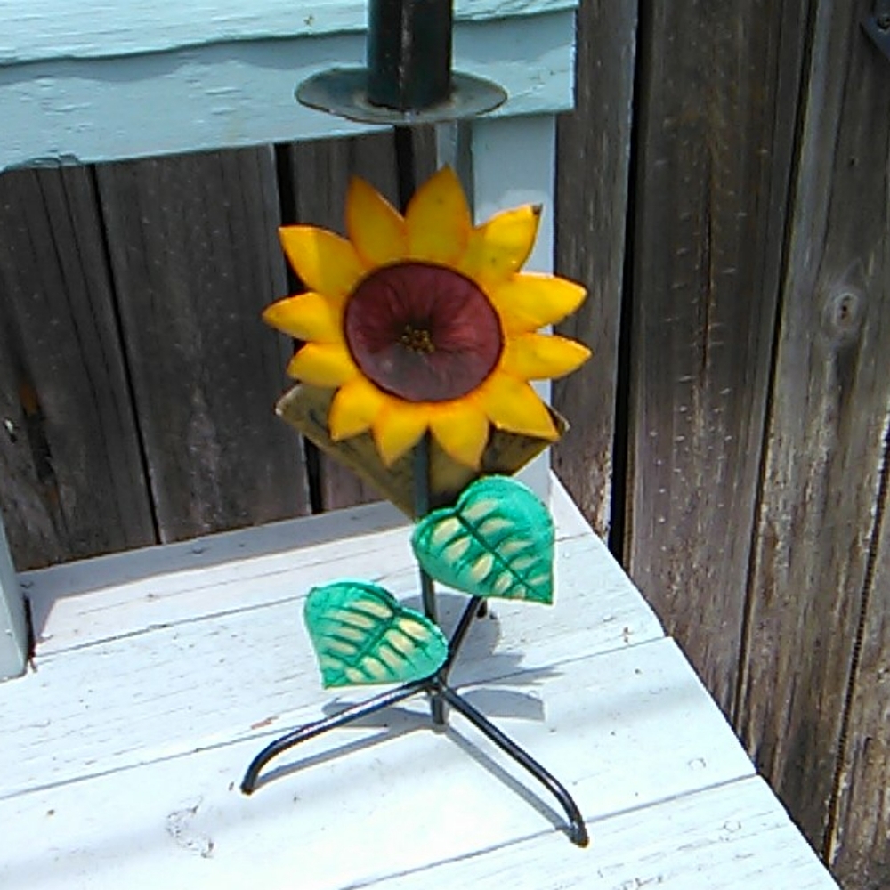 Nwt Artisan Metal sculpture candle holder